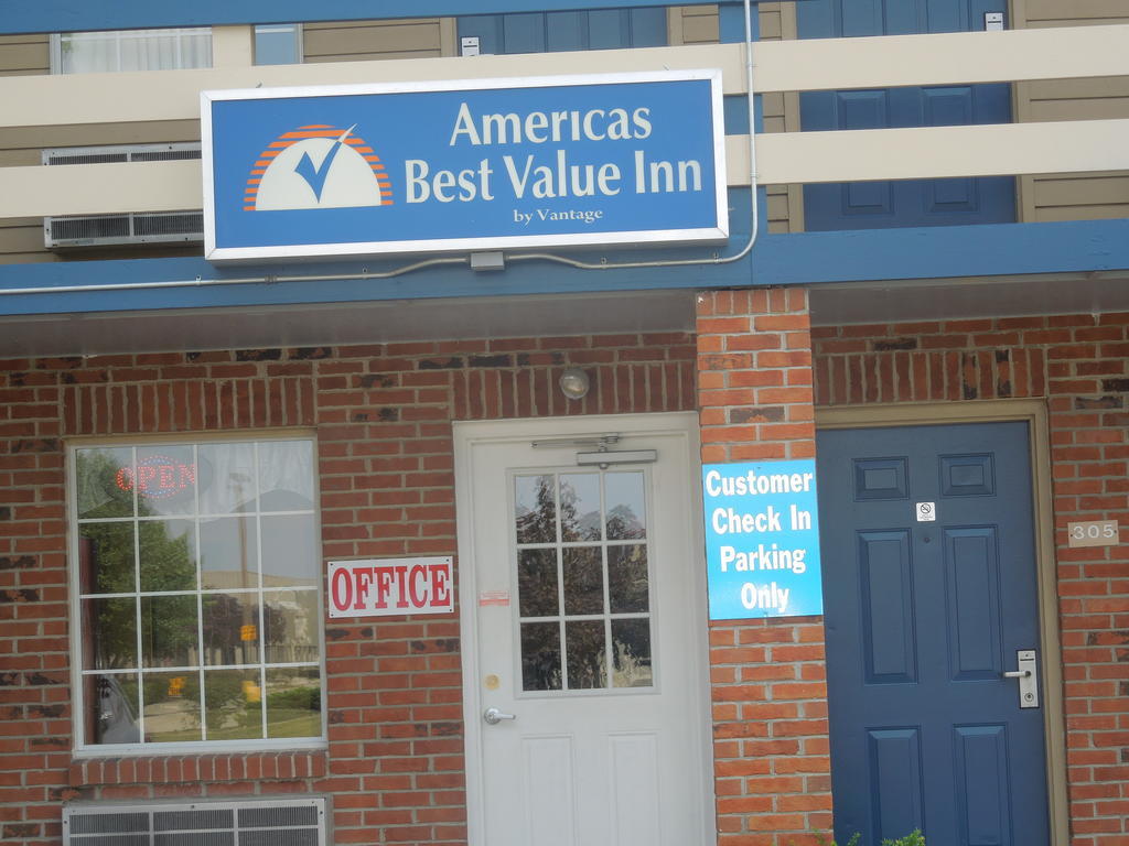 Americas Best Value Inn Maumee/Toledo Ngoại thất bức ảnh